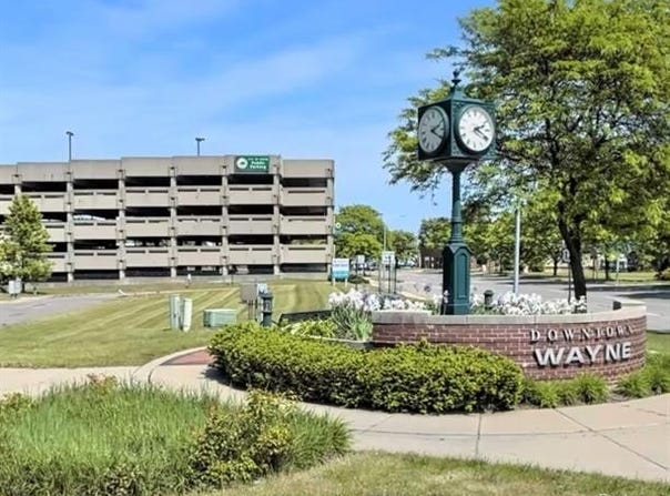 Michigan E, Wayne, MI 48184