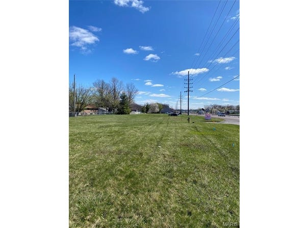 787 W Terra Lane, O'Fallon, MO 63366