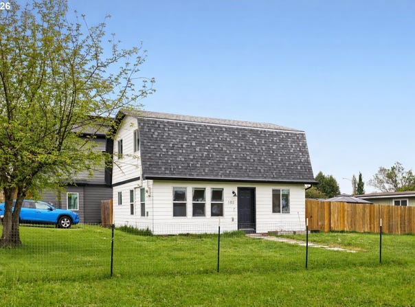 102 SE 3RD St, BattleGround, WA 98604