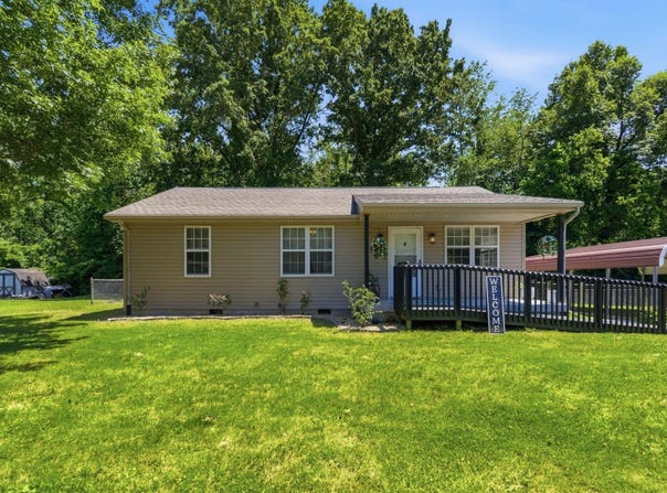 115 Logston Heights, Berea, KY 40403