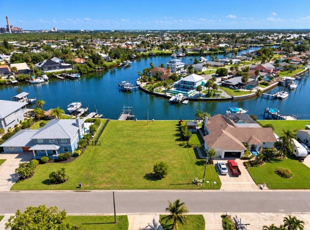 753 GRAN KAYMEN Way, APOLLO BEACH, FL 33572