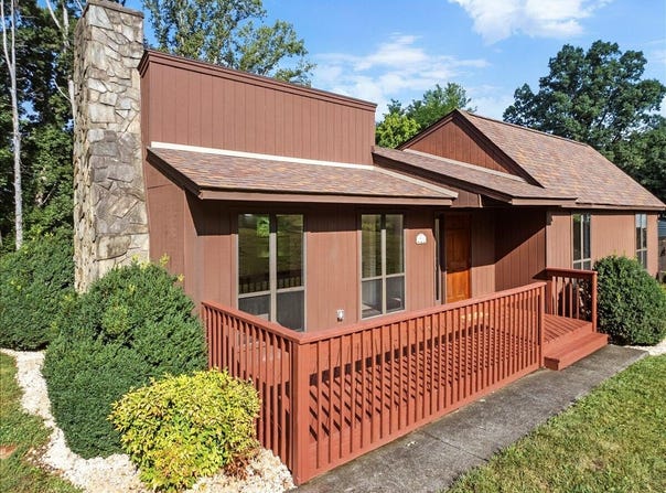 1015 Bonbrook Mill Rd, Rocky Mount, VA 24151