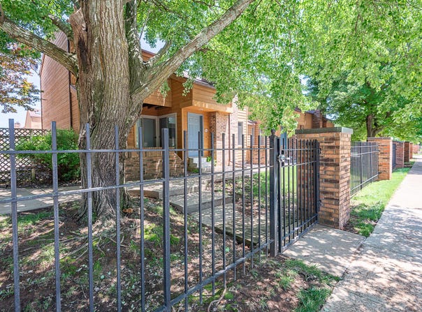 3440 S Delaware Avenue, Springfield, MO 65804