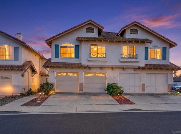 1772 Promenade Cir, Vista, CA 92083