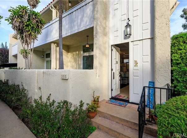 255 Valley, Hermosa Beach, CA 90254