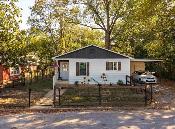 1052 W 6TH STREET, West Plains, MO 65775