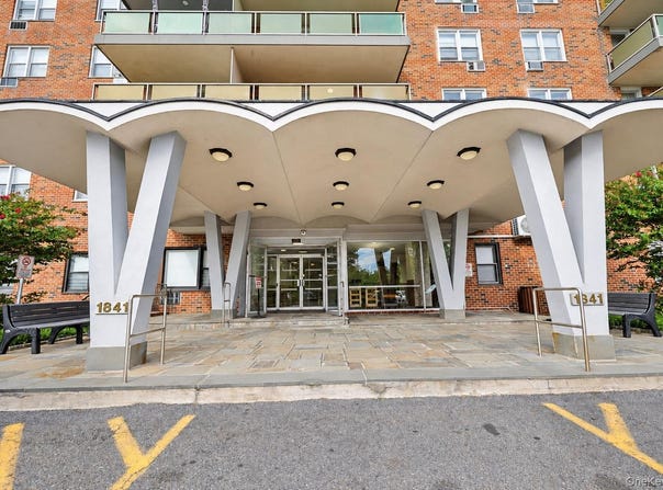 1841 Central Park Avenue, Yonkers, NY 10710