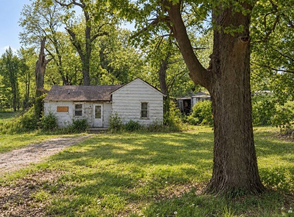400 N Adams St, Manito, IL 61546