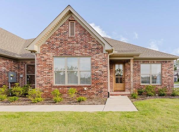 101 Edgewood Circle, Little Rock, AR 72223-4970
