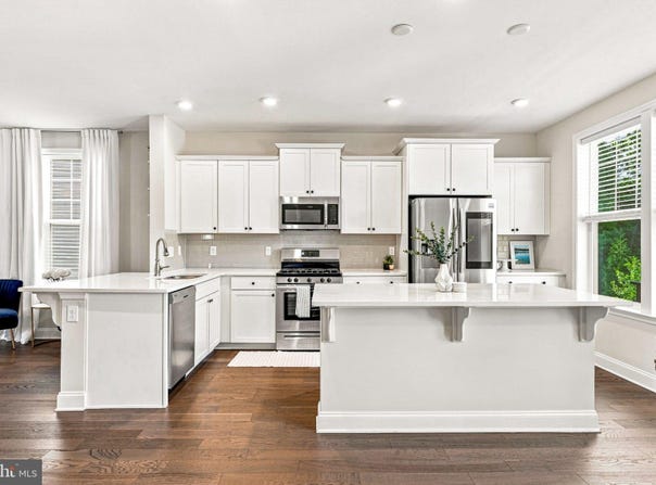12 SULLIVAN Way, MARLTON, NJ 08053