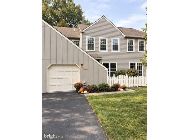 288 TULIP TREE Court, BLUE BELL, PA 19422