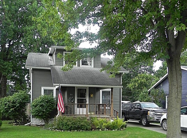 211 E Electric Court, Sturgis, MI 49091