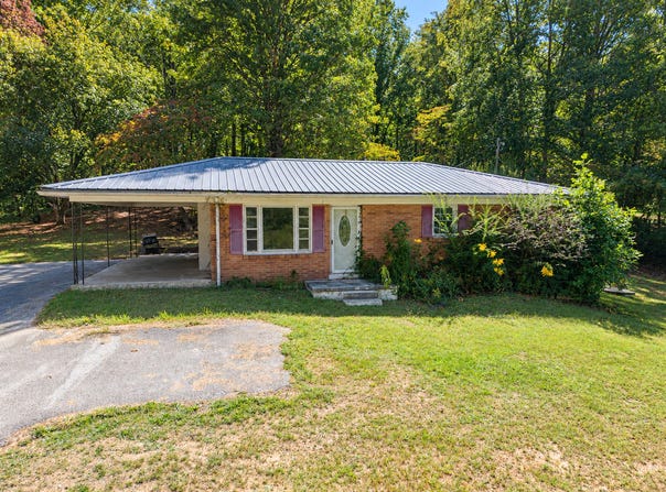 165 Valley Road, Stearns, KY 42647