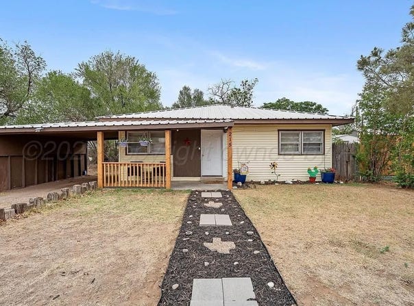 215 Goodnight Street, Clarendon, TX 79226
