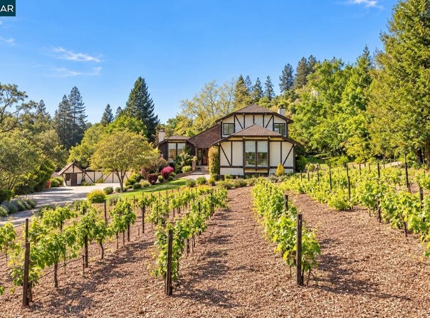 945 Stow Ln, Lafayette, CA 94549