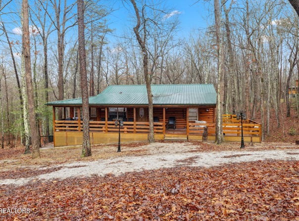 930 Wilderness Tr, Oneida, TN 37841