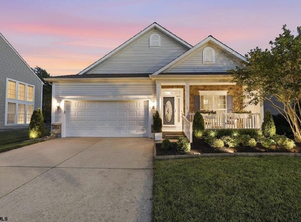 37 Alexander Dr, Hammonton, NJ 08037