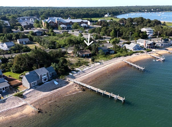 11 Beach Road, Oak Bluffs, MA 02557
