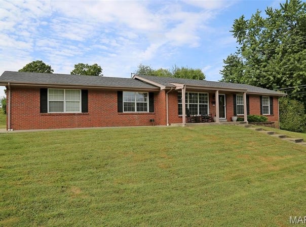 3001 W Adams, St Charles, MO 63301