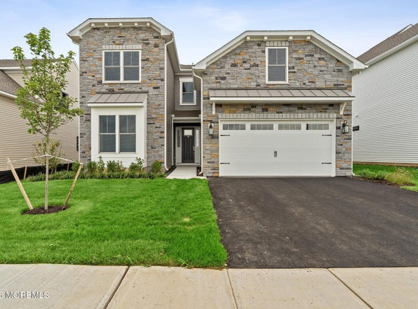 10 Dahlia Court, Manalapan, NJ 07726