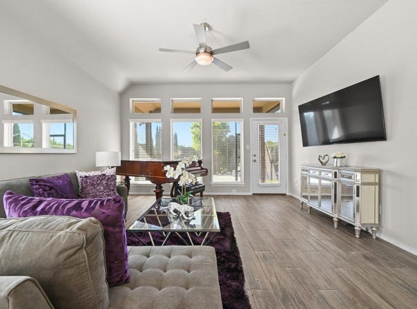 373 LACEY OAK Loop, San Marcos, TX 78666