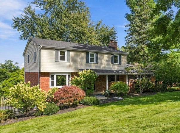 2323 Mill Grove Rd, Upper St Clair, PA 15241