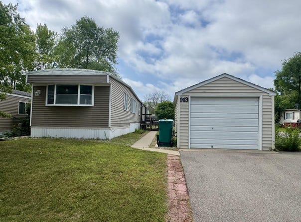 143 Judith Drive, Chaska, MN 55318