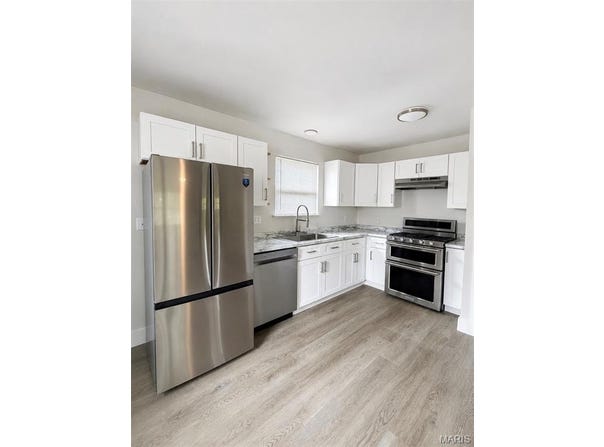 433 W Eldon Street, St James, MO 65559