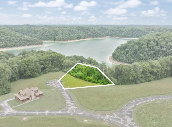 33 Peninsula, Jamestown, KY 42629
