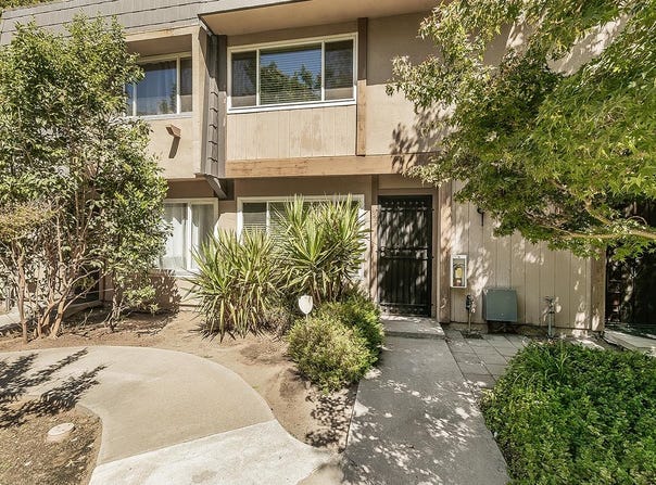 5138 E Ashlan Avenue, Fresno, CA 93727