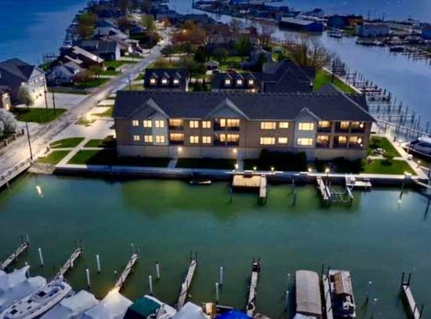 32172 N River Rd, Harrison Twp, MI 48045