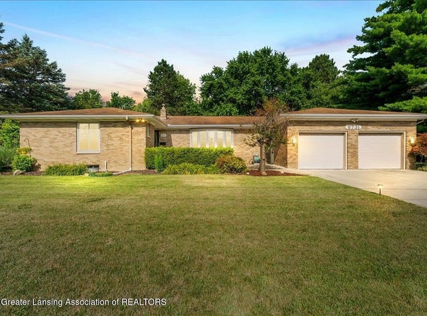 6731 W Galway Circle, Dimondale, MI 48821