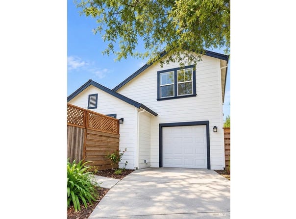 1113 Broadway, Sonoma, CA 95476
