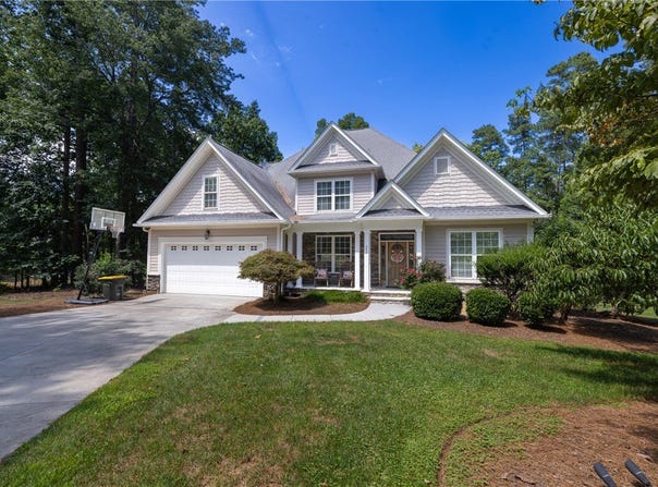 642 Lowry Lane, Seneca, SC 29678