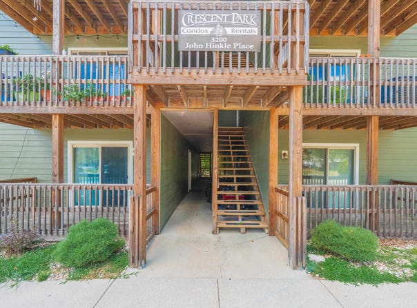 3200 E John Hinkle Place, Bloomington, IN 47408-2628