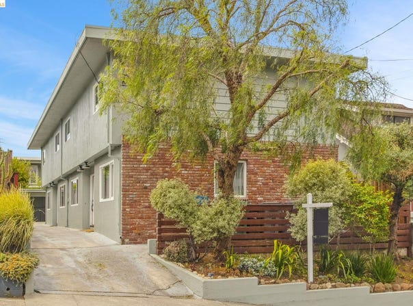 2207 Damuth St, Oakland, CA 94602