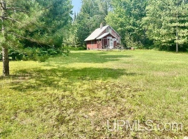 9000 Bear Lake Lodge Road, Ishpeming, MI 49849