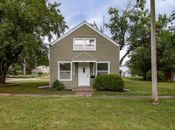 206 N Mead St, Cameron, MO 64429