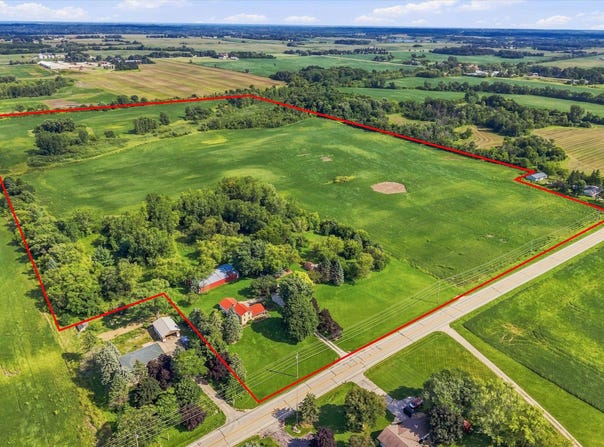 7207 County Highway V, Caledonia, WI 53108