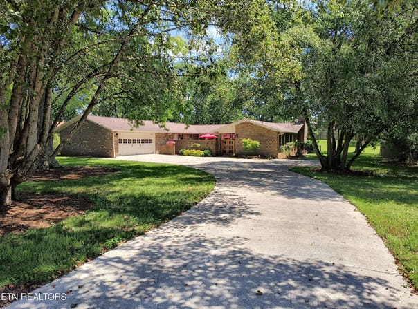 100 Antioch Drive, Oak Ridge, TN 37830