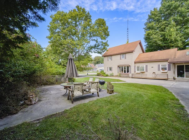 537 2nd Street, Manistee, MI 49660