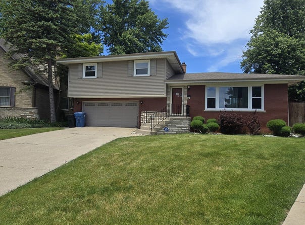 309 Streamside Drive, Harvey, IL 60426