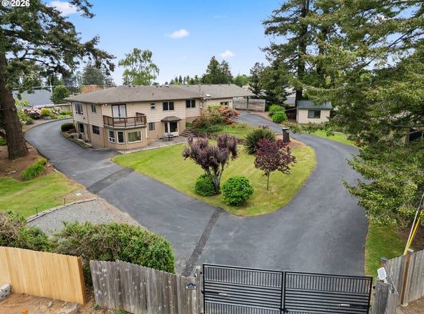 905 BARBRA Ln, Brookings, OR 97415