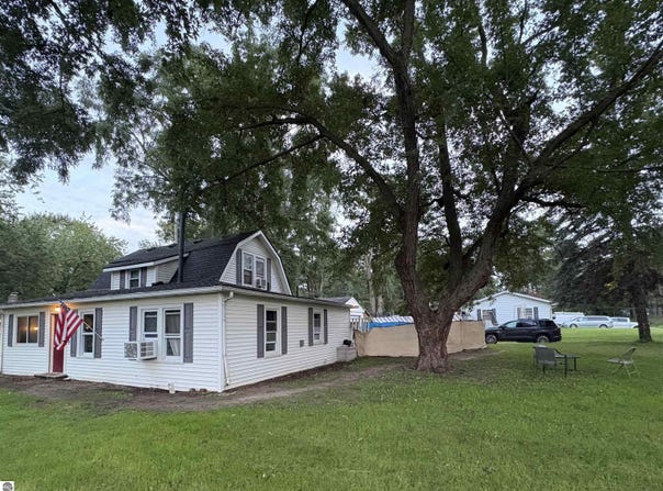 1430 3rd Avenue, Howell, MI 48843