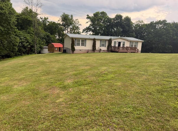 2298 Mountain View, Alderson, WV 24910