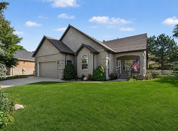 925 Falcon Ridge Ct, Eaton, CO 80615