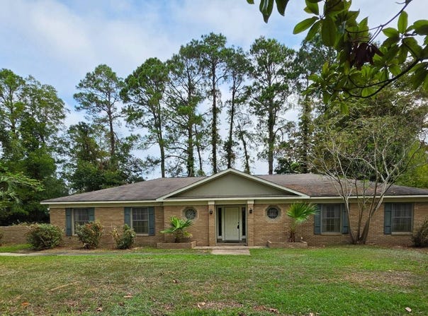 981 E Prudhomme Ln, Opelousas, LA 70570