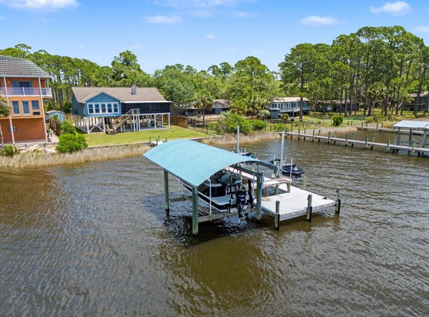 2301 Surf Road, Panacea, FL 32346