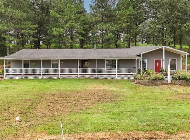 1357 Square Rock RD, Waldron, AR 72958