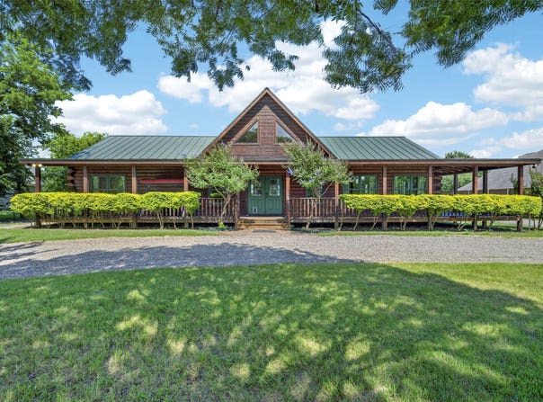 2270 Mitchell Road, Krum, TX 76249
